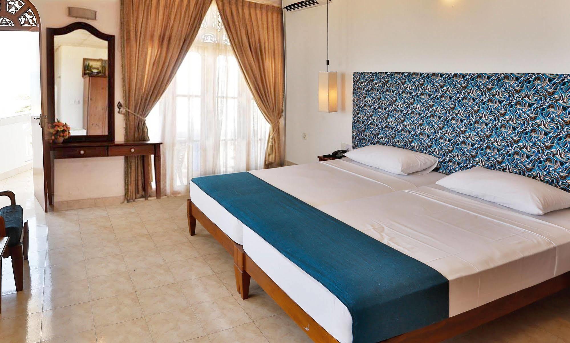 The Reef Beach Hotel Νεγκόμπο Εξωτερικό φωτογραφία